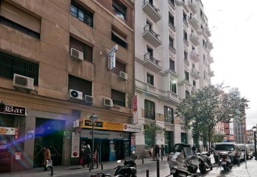 Gran Via Suites Мадрид Екстер'єр фото